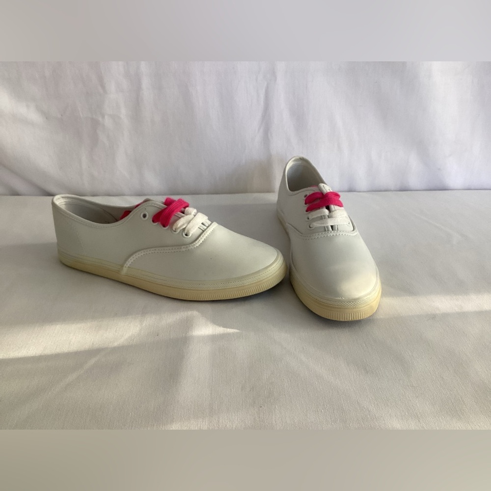 American Eagle sneaker